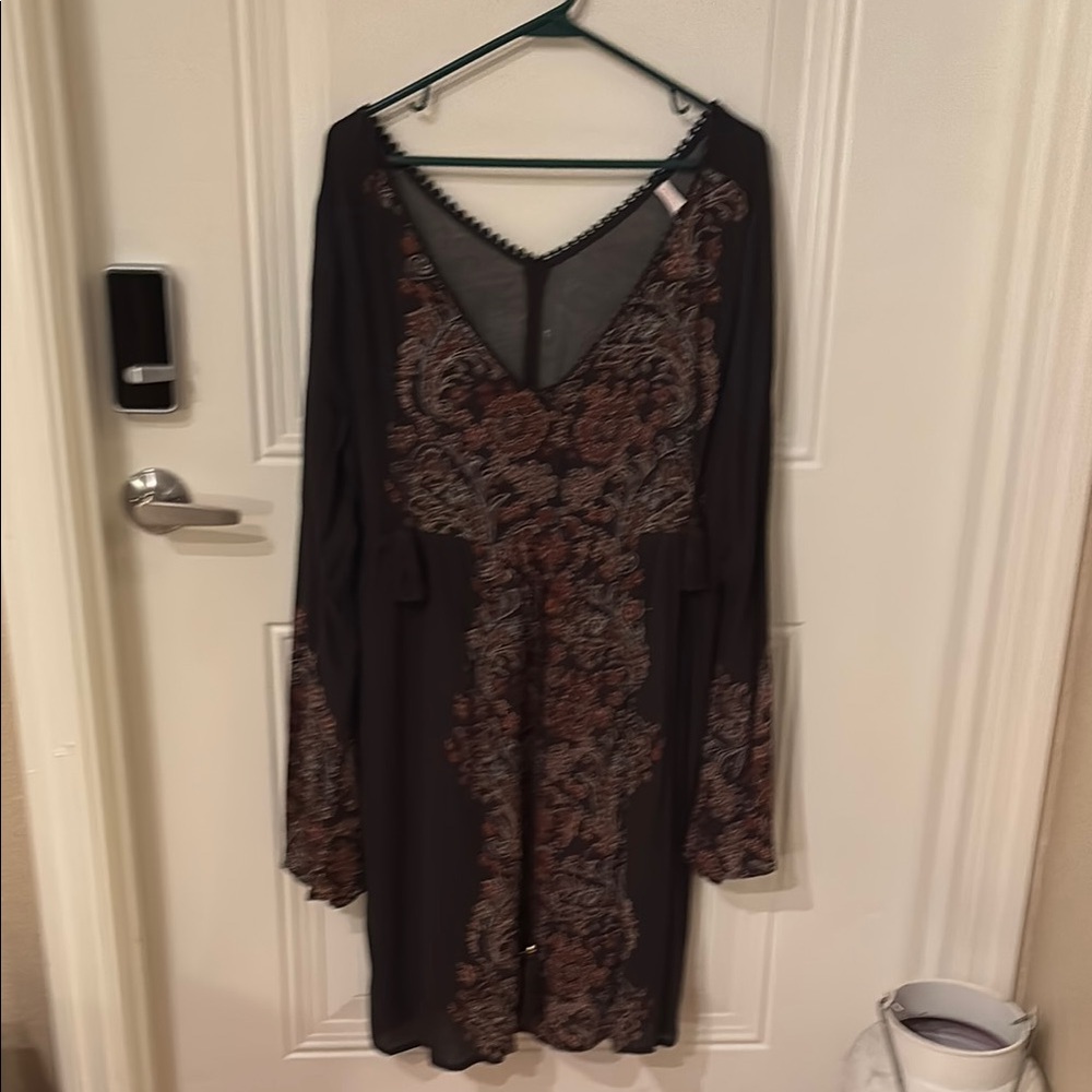 Elegant Black and Brown Patterned Dress
